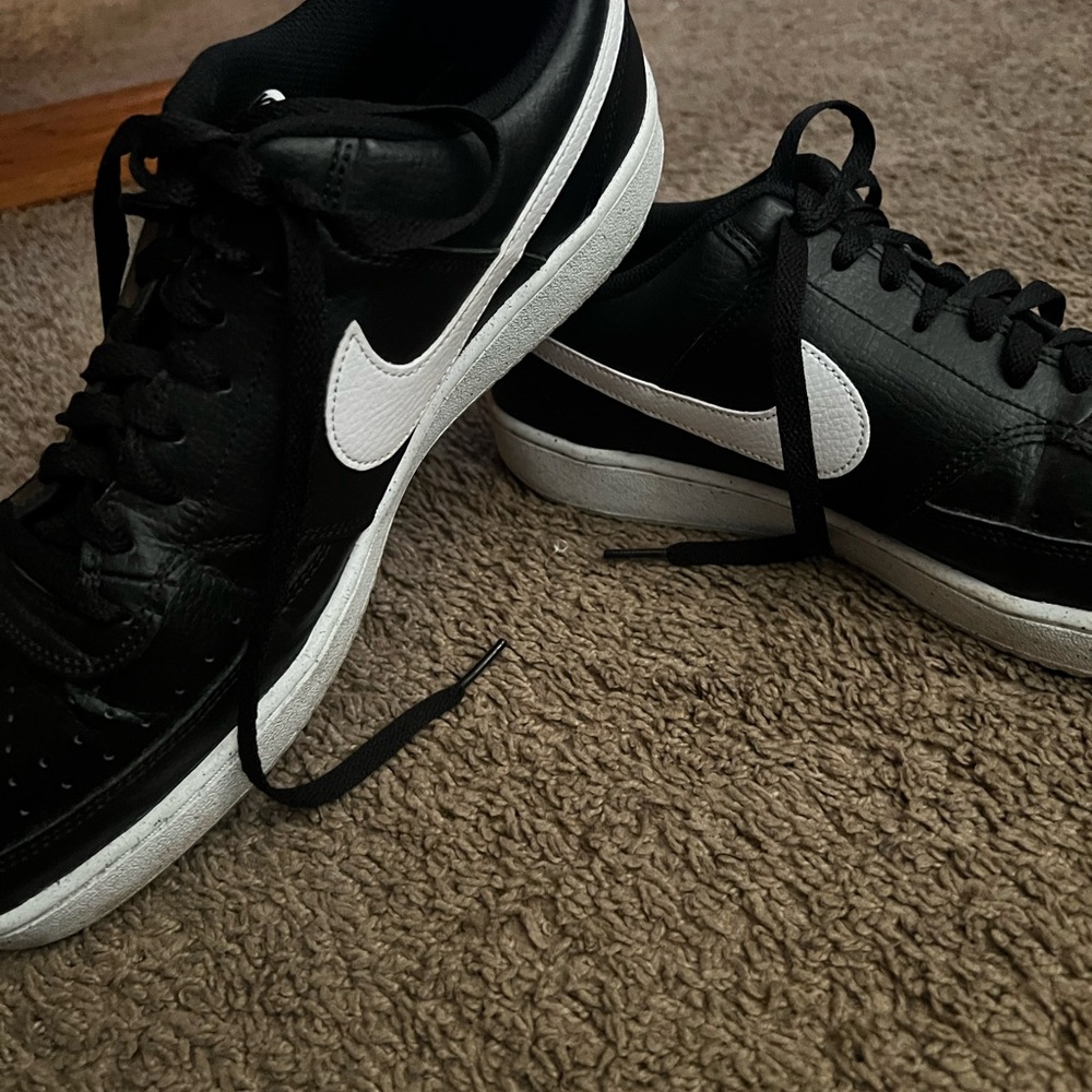 Nike Men's Low top Court